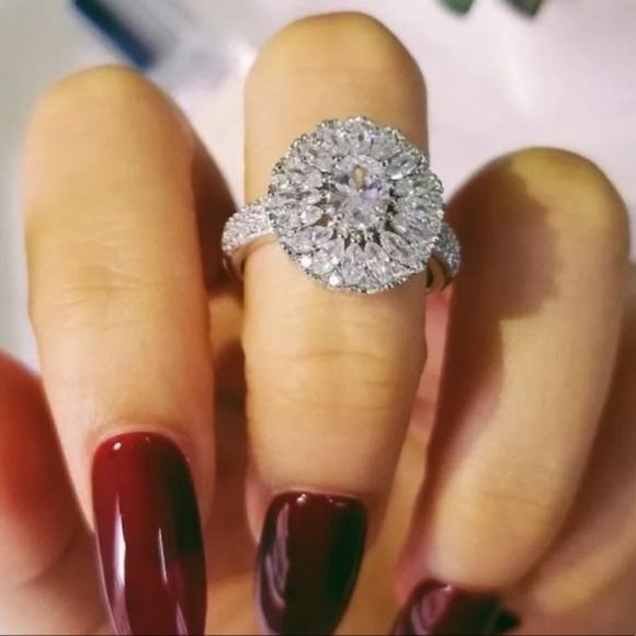 NEW 925 SILVER DIAMOND OVAL MARQUISE RING, CUTE RING, SHINY RING. - Picture 2 of 4